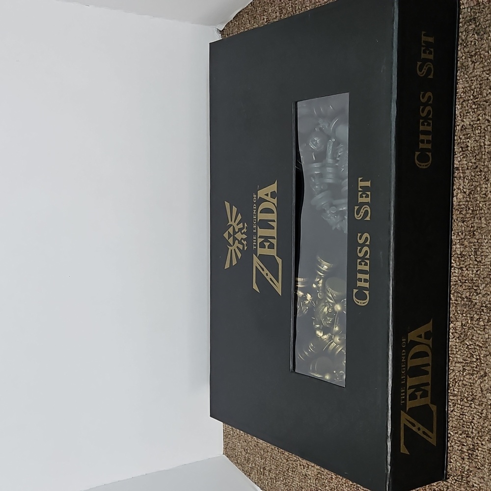Legend Of Zelda Gold Edition Chess Set Nintendo 2016